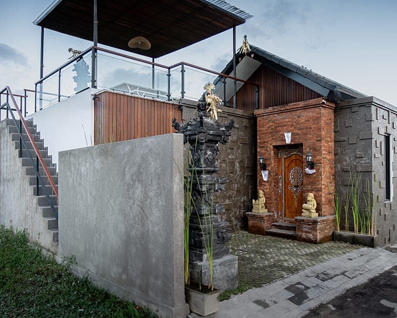 Mahagangga Villa tropical garden
